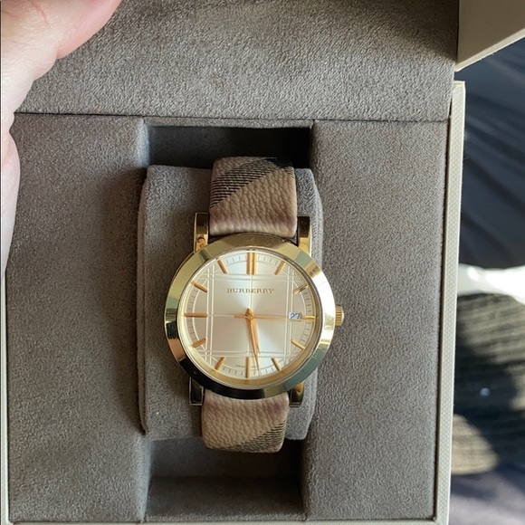 Burberry Accessories - BURBERRY WATCH